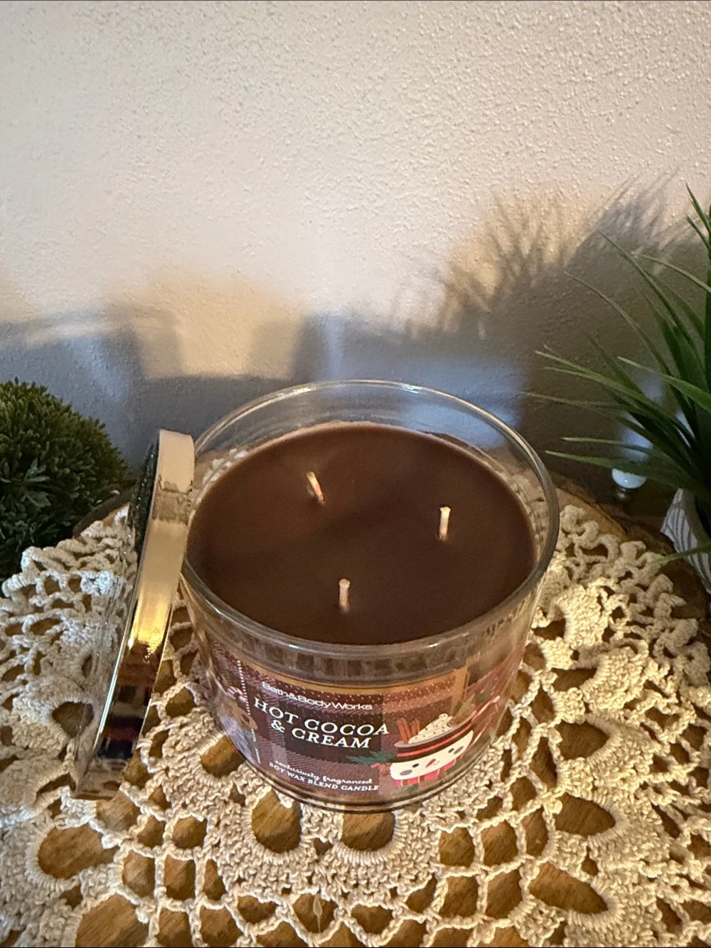 Bath & Body Works Hot Cocoa & Cream Candle - Brown & Gold - Picture 3 of 4